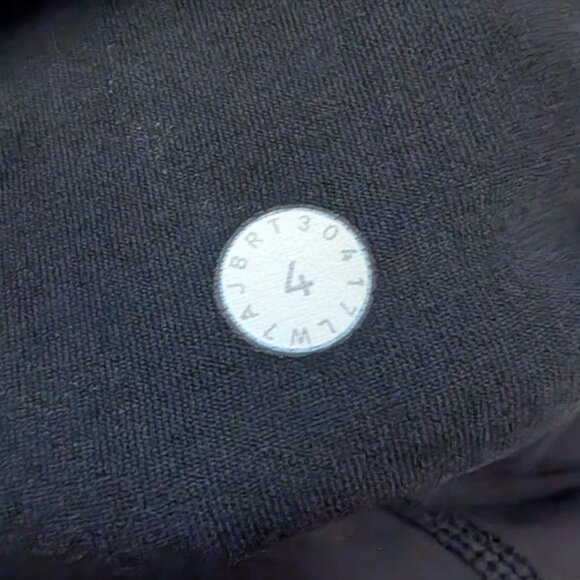 Lululemon Speed Up Low-Rise Lined Short 2.5", Sz 4, Color - Black - Picture 3 of 3